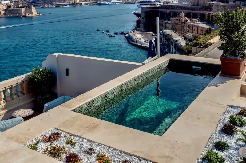3 Bedroom La Maison Pool Residence 