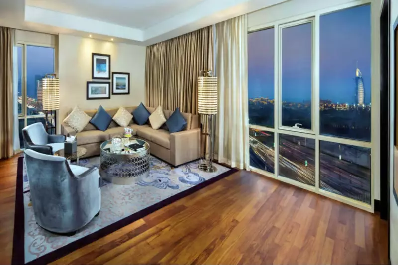 Corner Suite