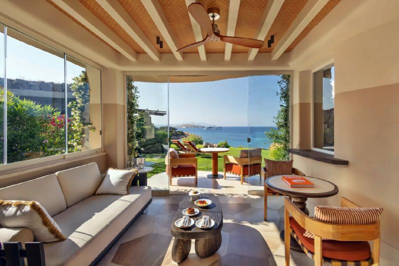 Deluxe Frontline Sea View Room