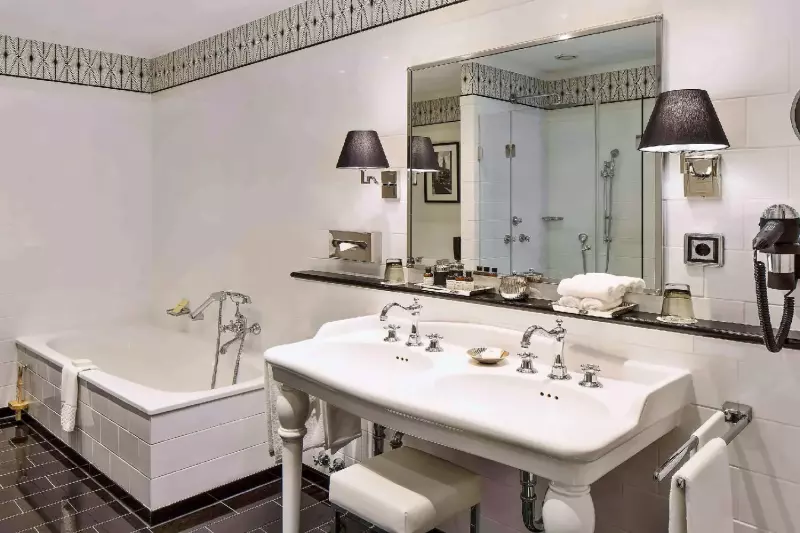 Junior Garden View Suite
