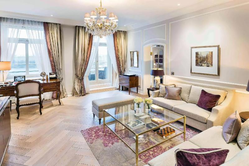 Penthouse Lake View Suite