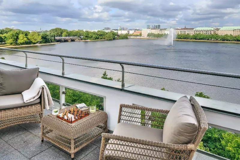 Penthouse Lake View Suite