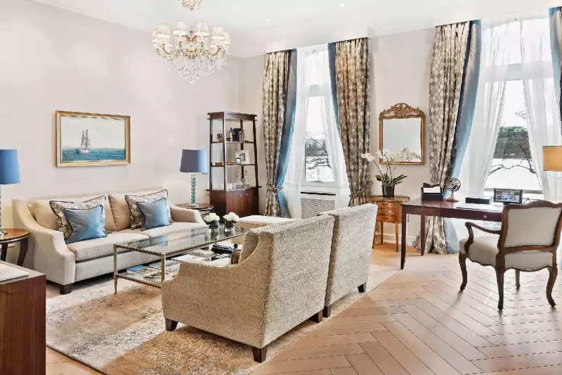 Lake View Suite