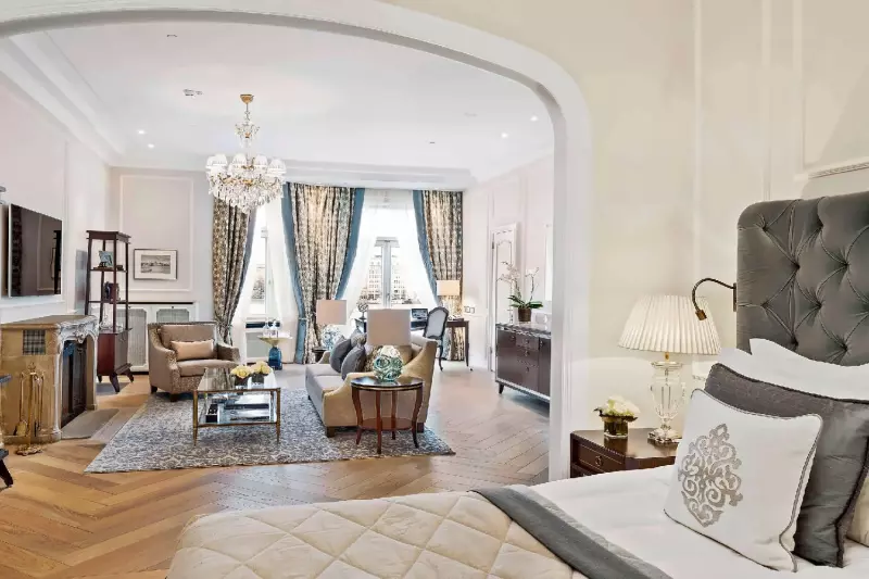 Lake View Suite