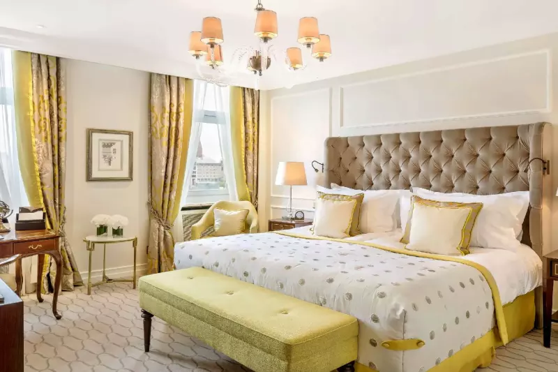 Deluxe Lake View Balcony Room