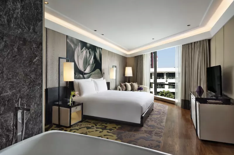 Deluxe Suite