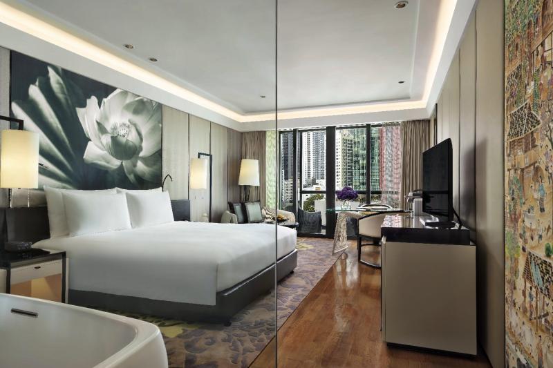 Executive Balcony Room