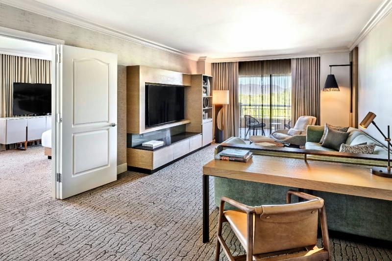 Corner Executive Suite