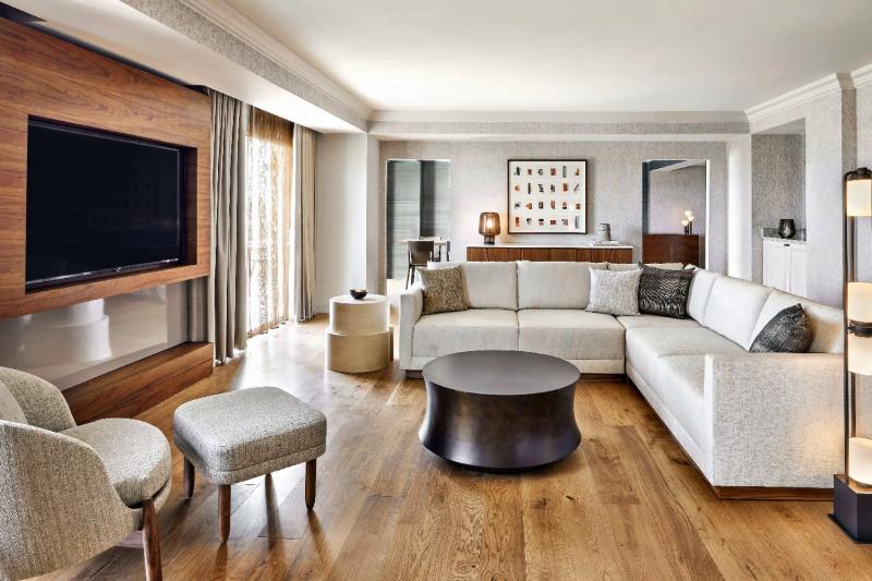 Presidential Balcony Suite