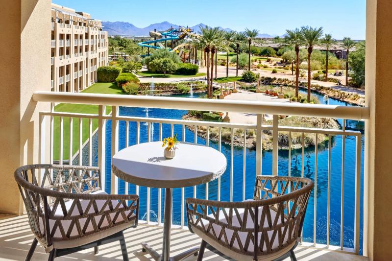 Griffin Mountain View Club Room