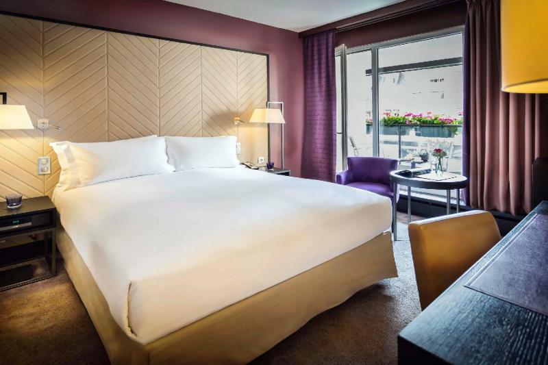 Superior Garden View Balcony Room