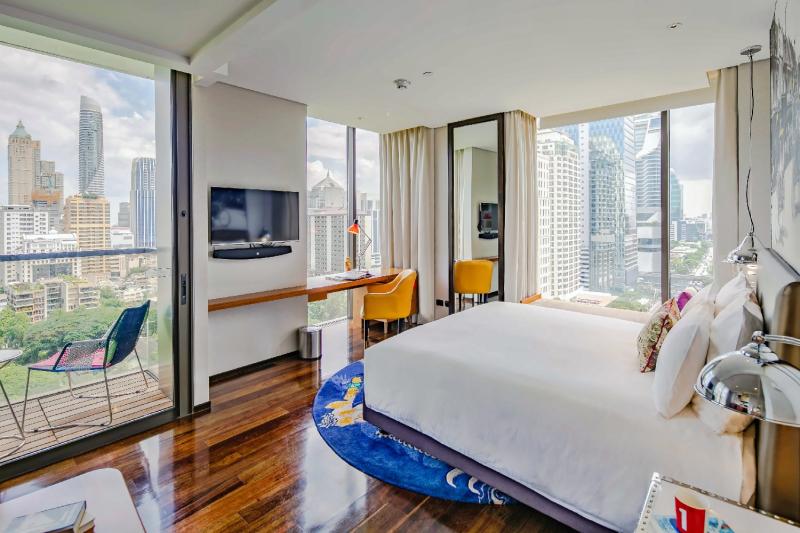 Standard Garden View Corner Balcony Room