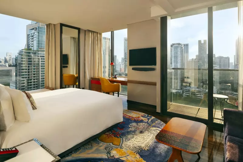 Standard Sunset Garden View Corner Room