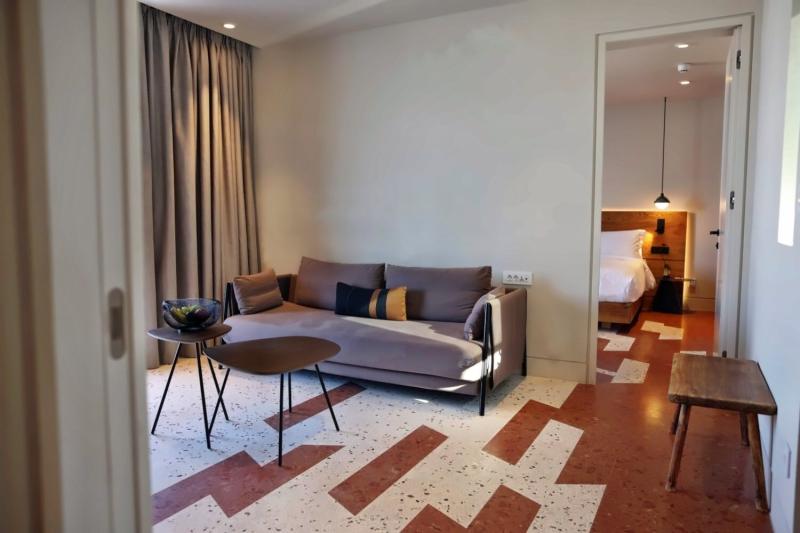 2 Bedroom Deluxe Pool Suite