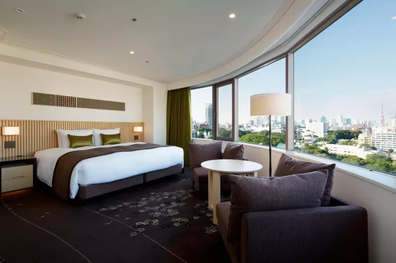 Deluxe Corner Room