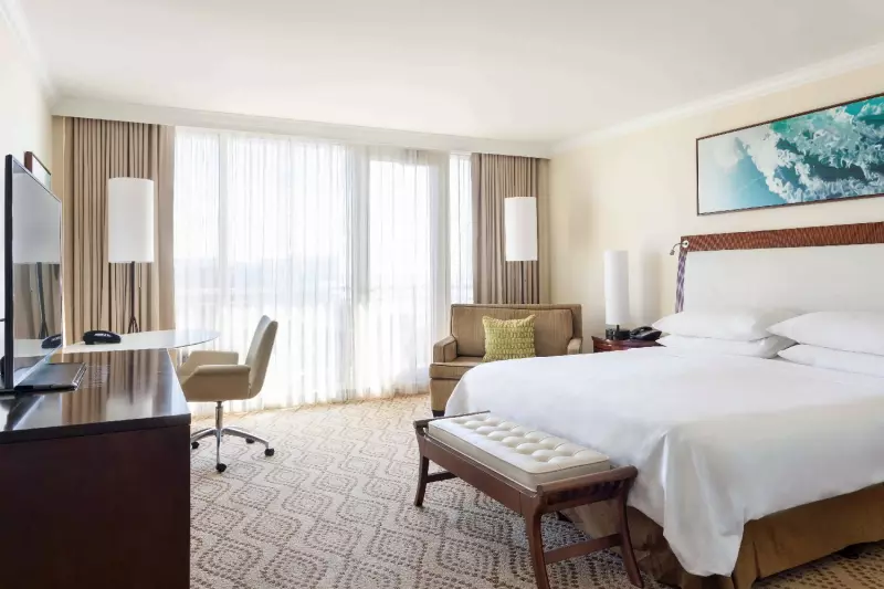 Pool & Gulf View Room