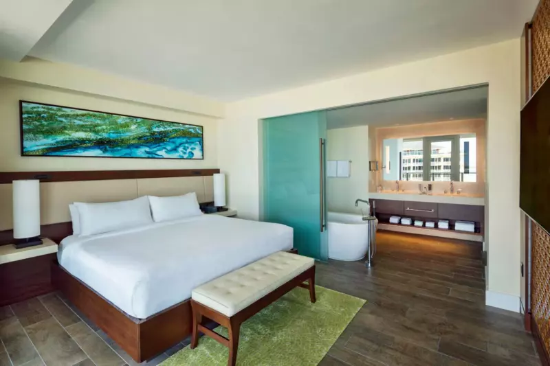 Sirene Adult Only Suite