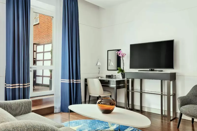 Balcony Club Junior Suite