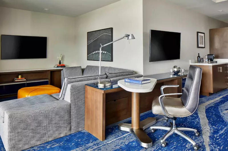 Executive Balcony Suite