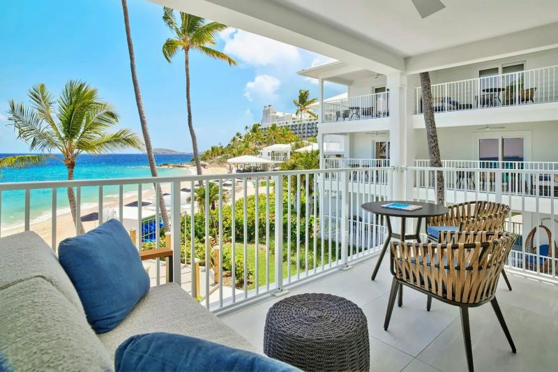 Middle Floor Oceanfront Room
