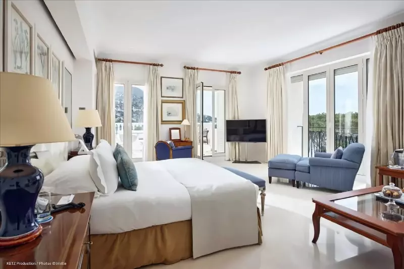 Ambassador Royal Suite