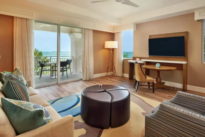 Bay Front Corner Suite 