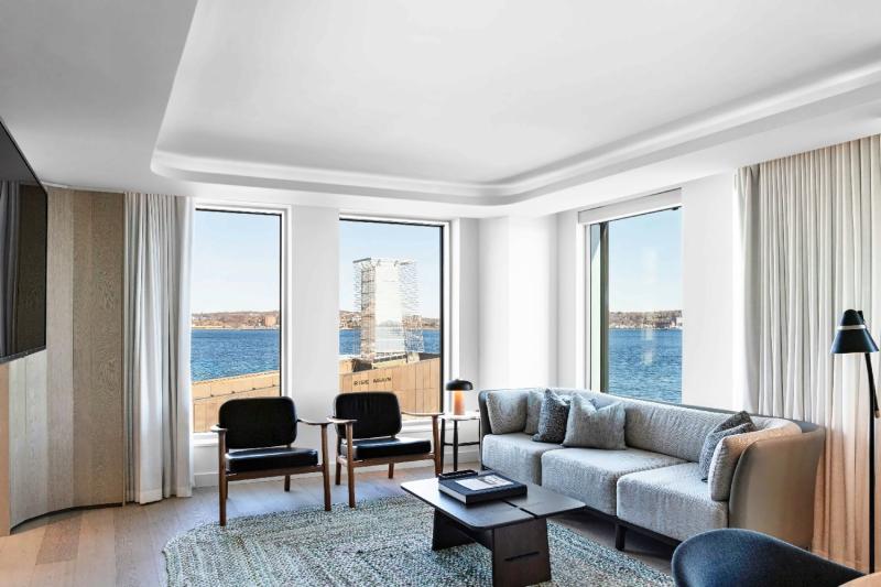 Junior Shannon Water View Suite