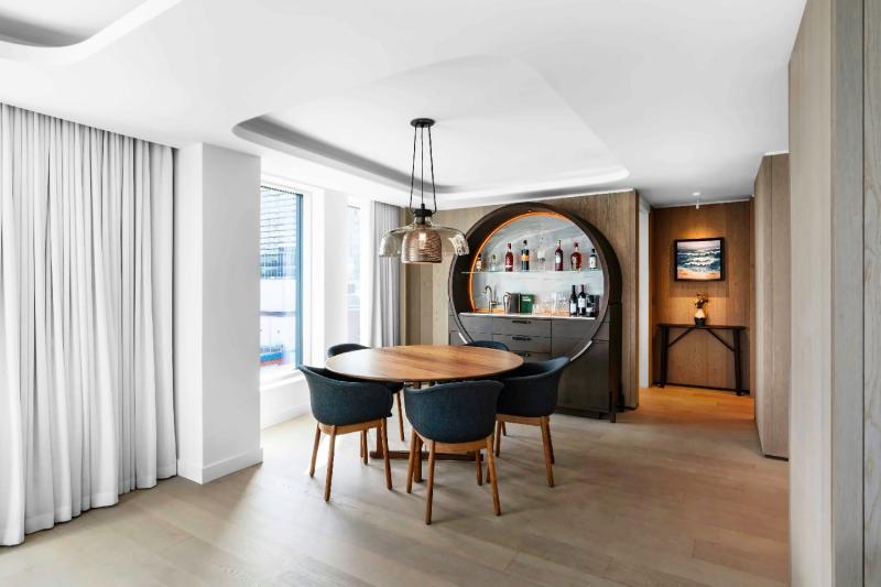 Thrumcap Executive Water View Suite