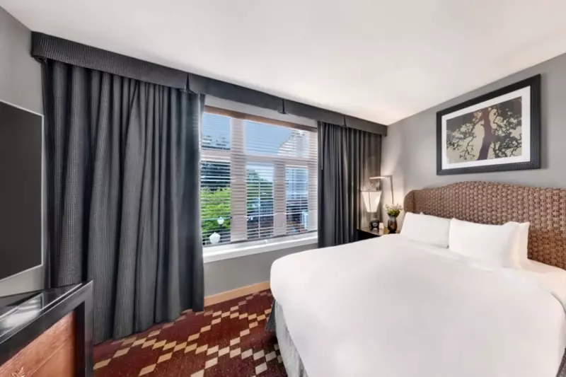 Premium Portland Skyline View Room