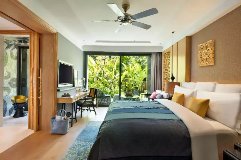 Standard Courtyard Room