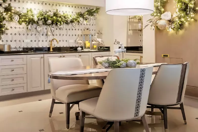 Holiday Haven Deluxe Suite