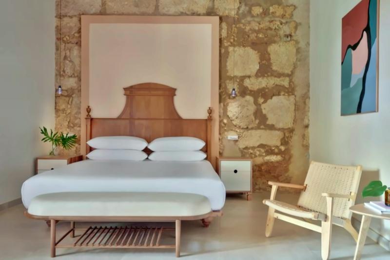 Colonial Patio View Suite