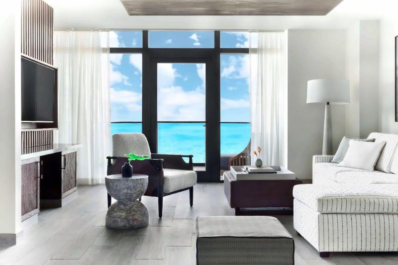 Roatan Ocean View Suite