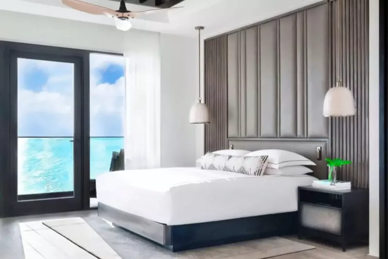 Presidential Pool Suite