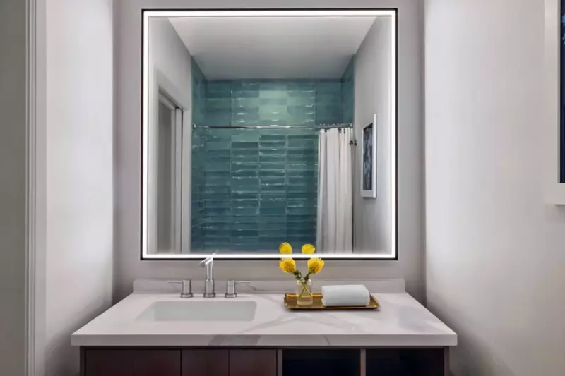 Essential Room