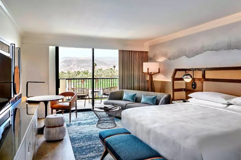 Signature Pool View Room