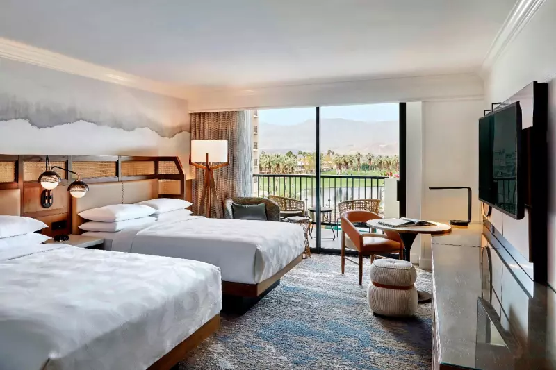 Signature Pool View Room