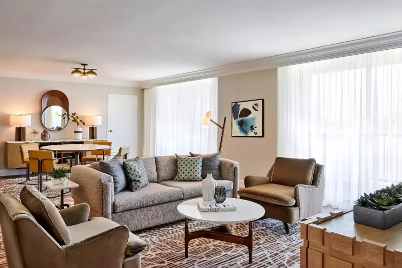 Vice Presidential Lake View Suite