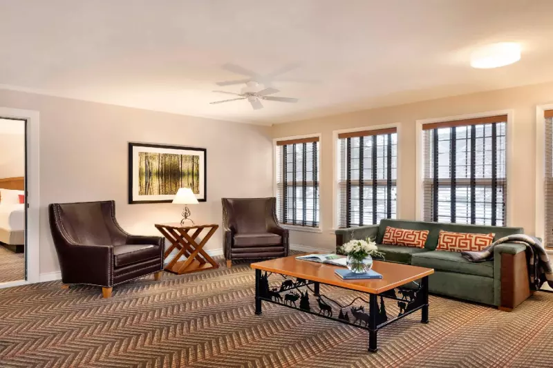 Main Lodge Lake View Suite