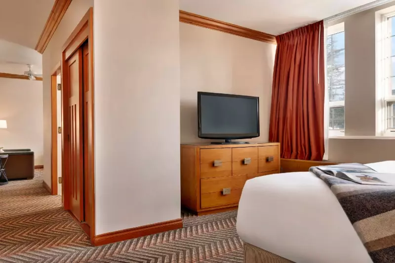 Deluxe Main Lodge Room
