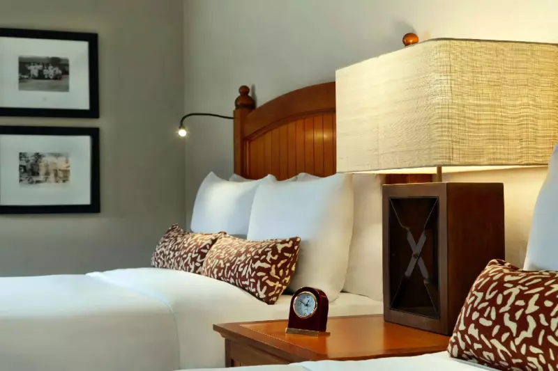 Premier Deluxe Partial Lake View Room