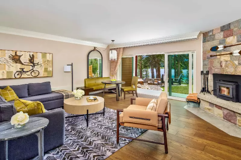 Luxury Lakefront Fireplace Suite