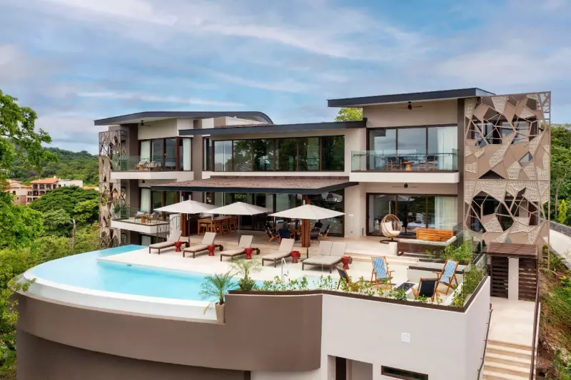 3 Bedroom Ocean View Pool Residence
