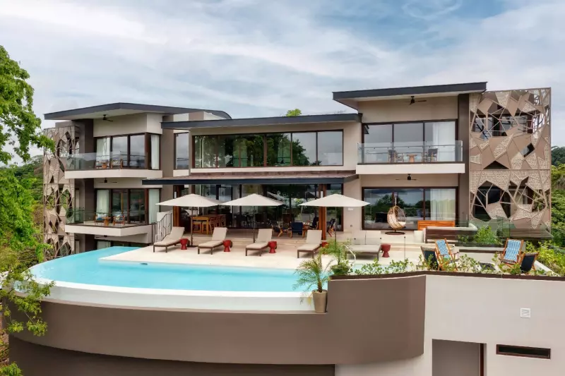 4 Bedroom Ocean View Pool Residence
