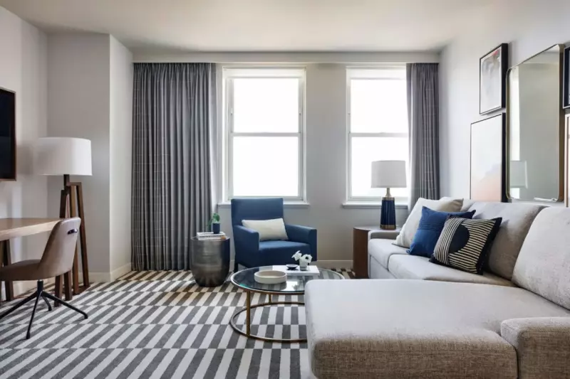 Corner City View Suite