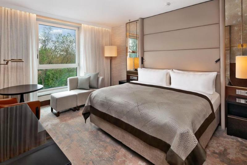 Classic Park View Room