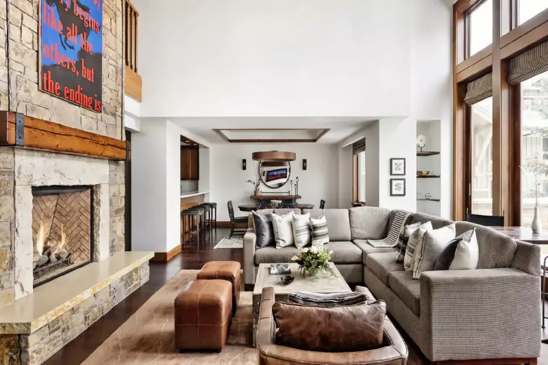 4 Bedroom Slopeside Couloir Residence