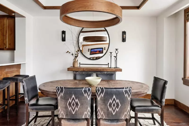4 Bedroom Slopeside Couloir Residence