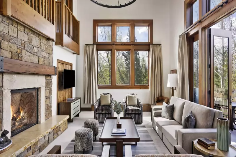 3 Bedroom Wildflower Plus Den Mountain View Penthouse 