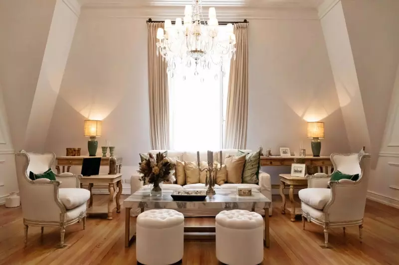 La Mansion Ambassador Suite